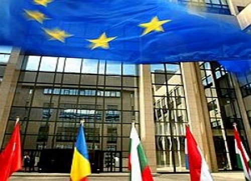 La Comisión Europea analizará reglamentar los juegos de azar